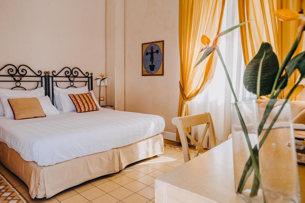 Hotel Costantinopoli 104 Napoli